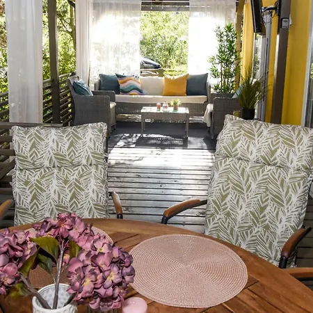 캠프장 Mobile Posidonija Ii 비오그라드나모루