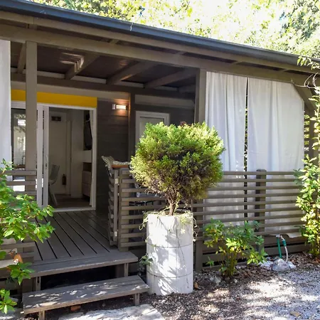 캠프장 Mobile Posidonija Ii 비오그라드나모루